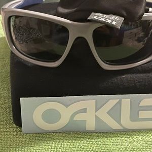 Oakley  Valve polarized